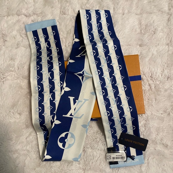 SALE❗️New Authentic Louis Vuitton Bandeau❗️ - Picture 1 of 7